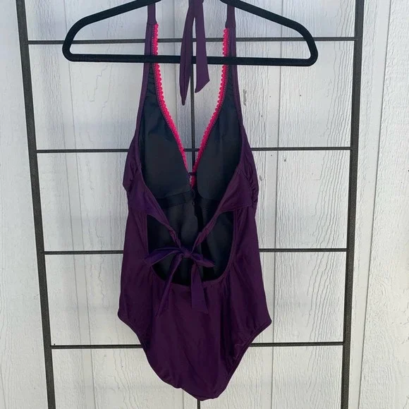 Venus One Piece Swimsuit - Picture 3 of 5